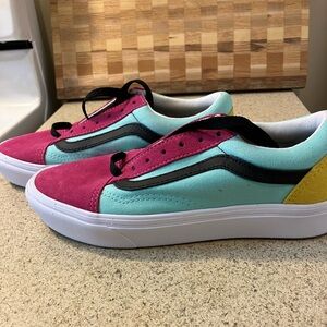 Colorful Low-Top Sneakers Women’s Colorful Vans size 5 NWOT.